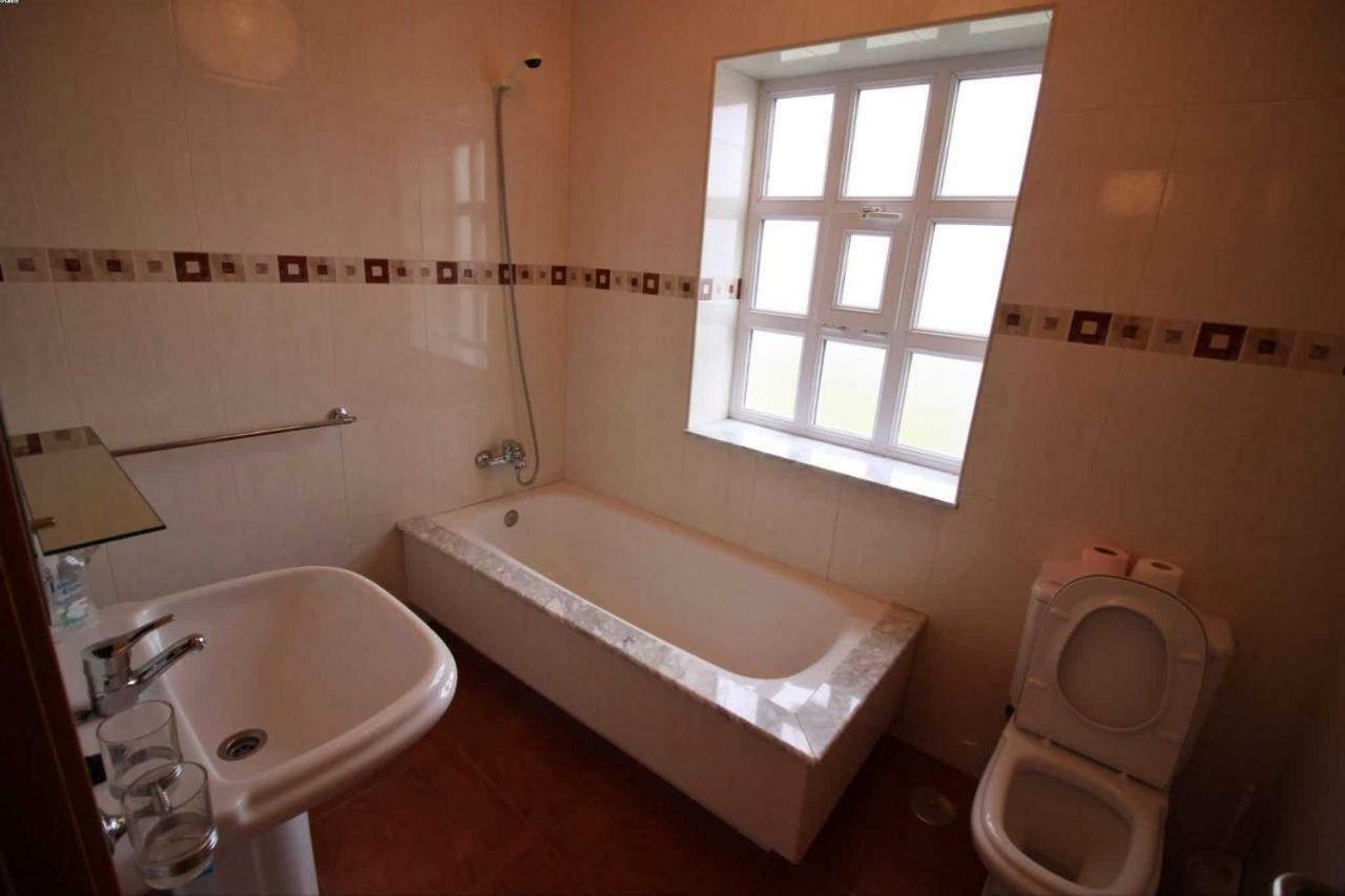 Pisos Buno Appartement Buitenkant foto